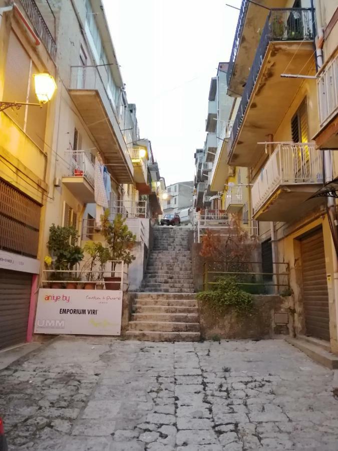 La Casa Del Corso Acomodação com café da manhã Aragona Exterior foto