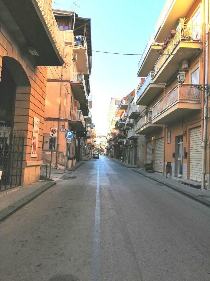 La Casa Del Corso Acomodação com café da manhã Aragona Exterior foto